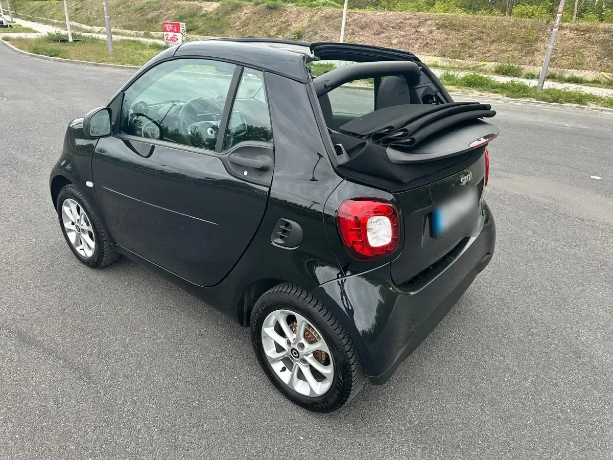 Gebraucht Smart ForTwo Cabrio Passion 71 PS (52 kW) 2019 Schwarz Cabrio