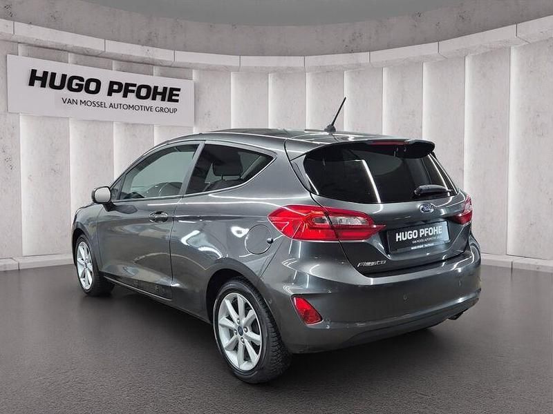 Gebraucht Ford Fiesta 101 PS (74 kW) 2018 Grau Kleinwagen