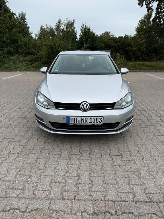 Silber Gebraucht 2013 VW Golf VII Comfortline Limousine | 6.500 € (Guter Preis) - Bild 1/4