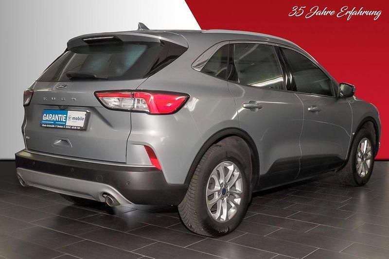 Gebraucht Ford Kuga Titanium 150 PS (110 kW) 2022 Solar silver SUV