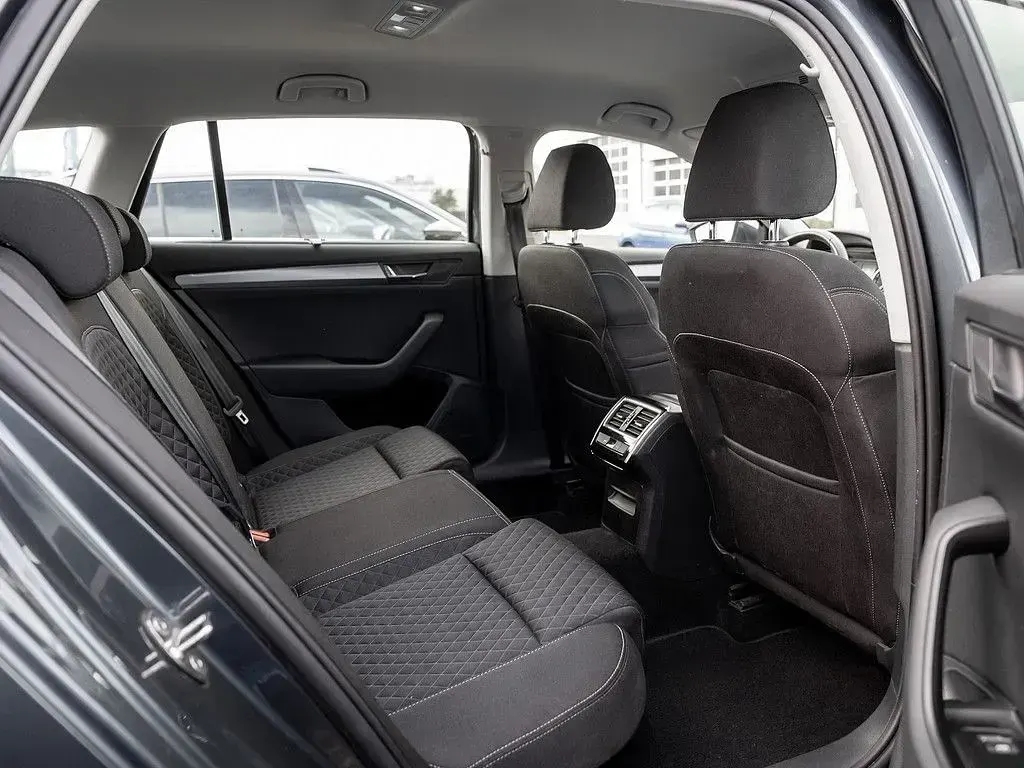 Gebraucht Skoda Superb Style 179 PS (131 kW) 2018 Grau Kombi