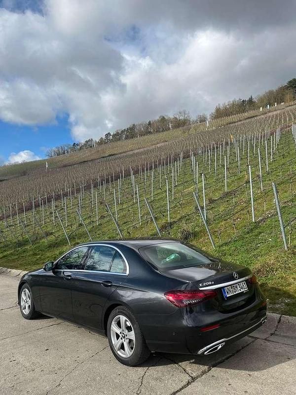 Gebraucht Mercedes E200 Avantgarde 160 PS (117 kW) 2022 Limousine