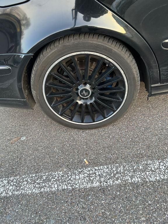 Gebraucht Mercedes E220 Avantgarde 170 PS (125 kW) 2007 Schwarz Limousine