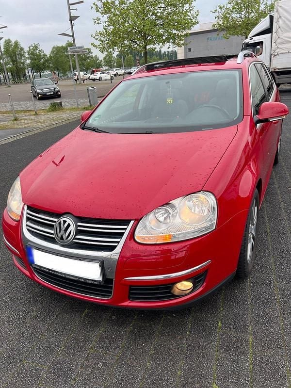 Gebraucht VW Golf VI Edition 122 PS (89 kW) 2010 Rot Kleinwagen