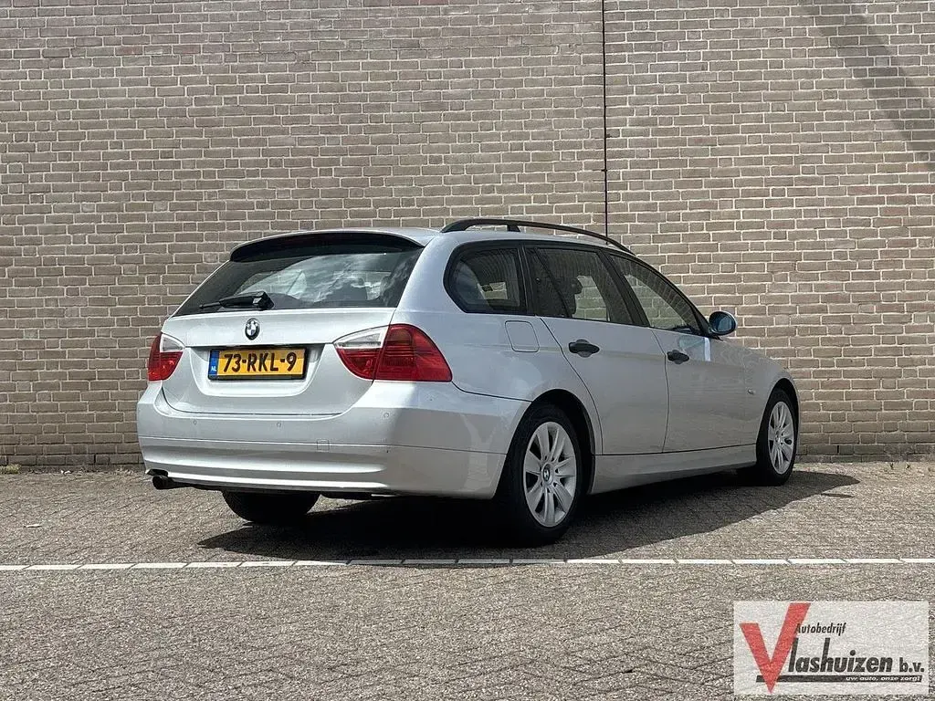 Gebraucht BMW 320 150 PS (110 kW) 2006 Grau Kombi