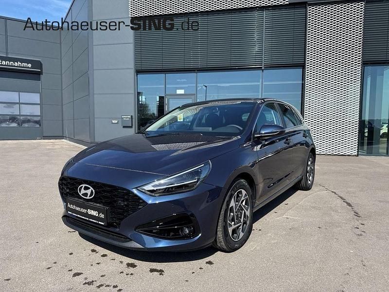 Blau Neu 2025 Hyundai i30 Limousine | 23.990 € (Guter Preis) - Bild 1/4