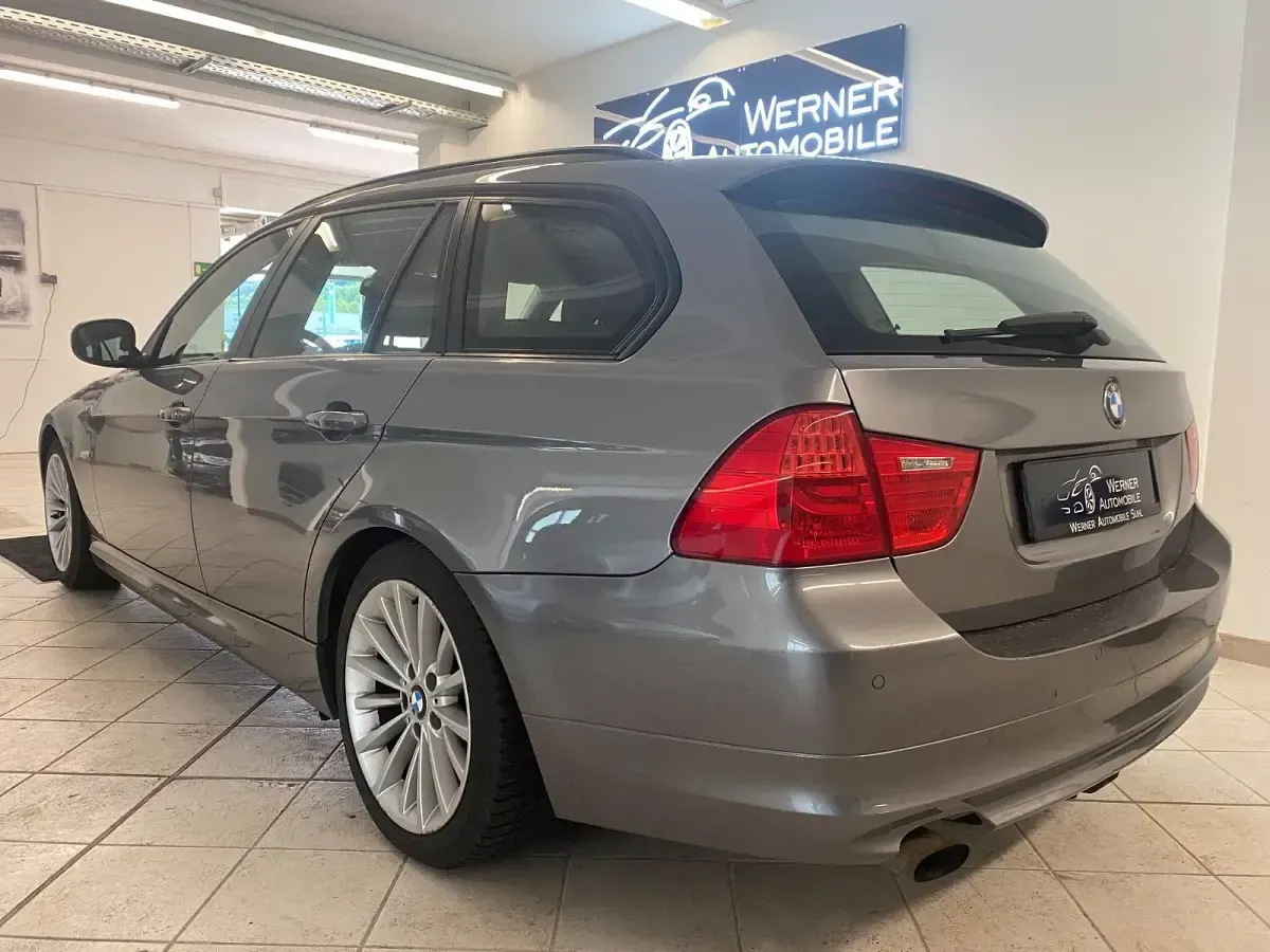 Gebraucht BMW 318 Performance 143 PS (105 kW) 2010 Grau Kombi