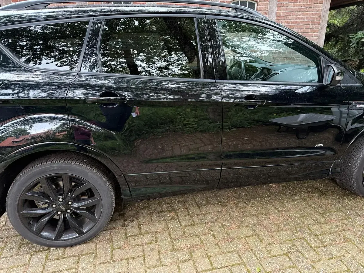 Gebraucht Ford Kuga ST-Line 175 PS (128 kW) 2018 Schwarz SUV