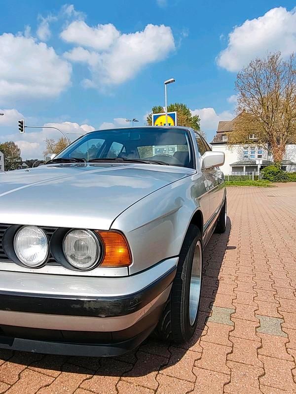 Gebraucht BMW 525 190 PS (139 kW) 1990 Silber Limousine