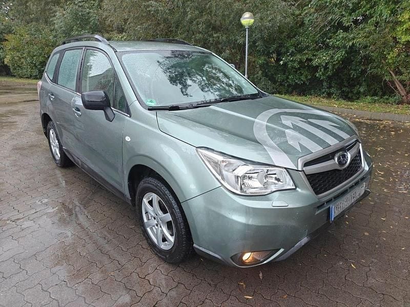 Grün Gebraucht 2014 Subaru Forester Active SUV | 6.999 € (Superpreis) - Bild 1/4