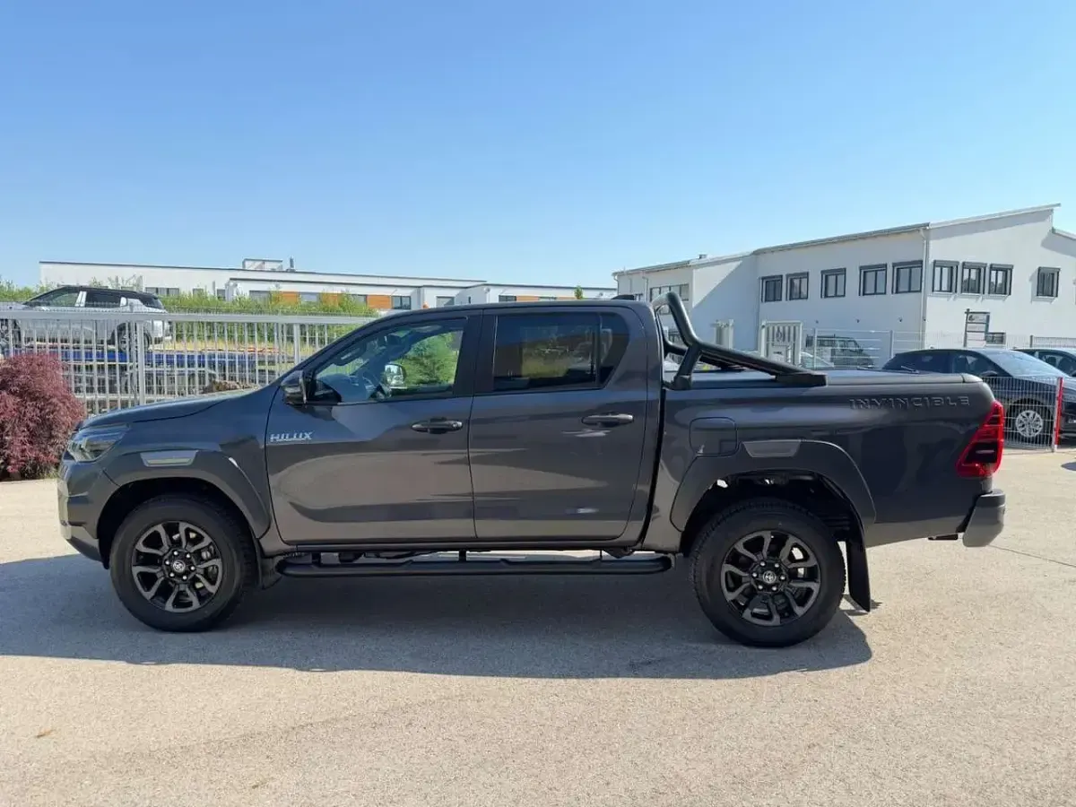Neu Toyota HiLux 204 PS (150 kW) 2025 Grau Pickup