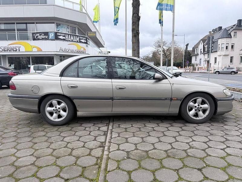 Second-hand Opel Omega 211 CP (155 kW) 1996 Gri Berlinǎ
