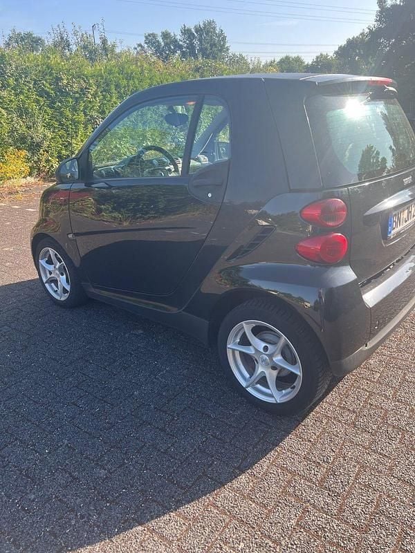 Schwarz Gebraucht 2007 Smart ForTwo Coupé Pure Coupé | 2.150 € (Guter Preis) - Bild 1/4