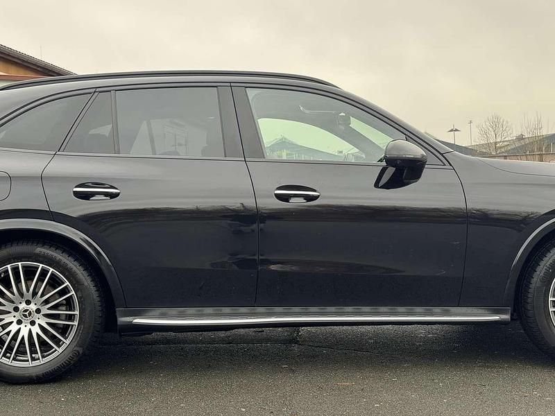 Gebraucht Mercedes GLC300 269 PS (197 kW) 2023 Schwarz SUV