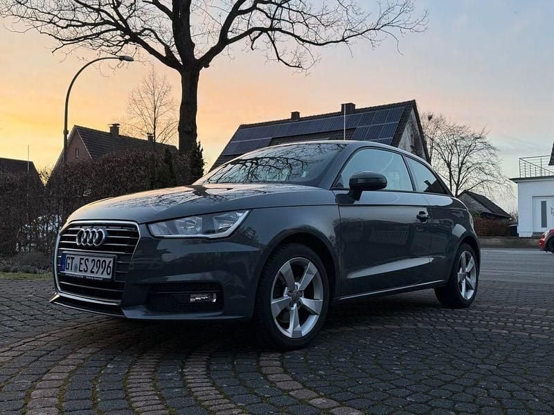 Gebraucht Audi A1 116 PS (85 kW) 2015 Grau Kleinwagen