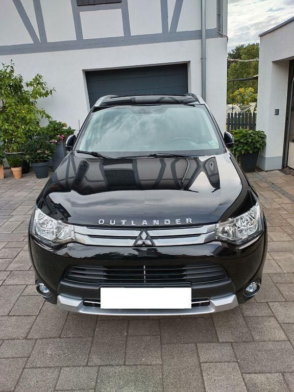 Schwarz Gebraucht 2014 Mitsubishi Outlander SUV | 13.500 € (Fairer Preis) - Bild 1/4
