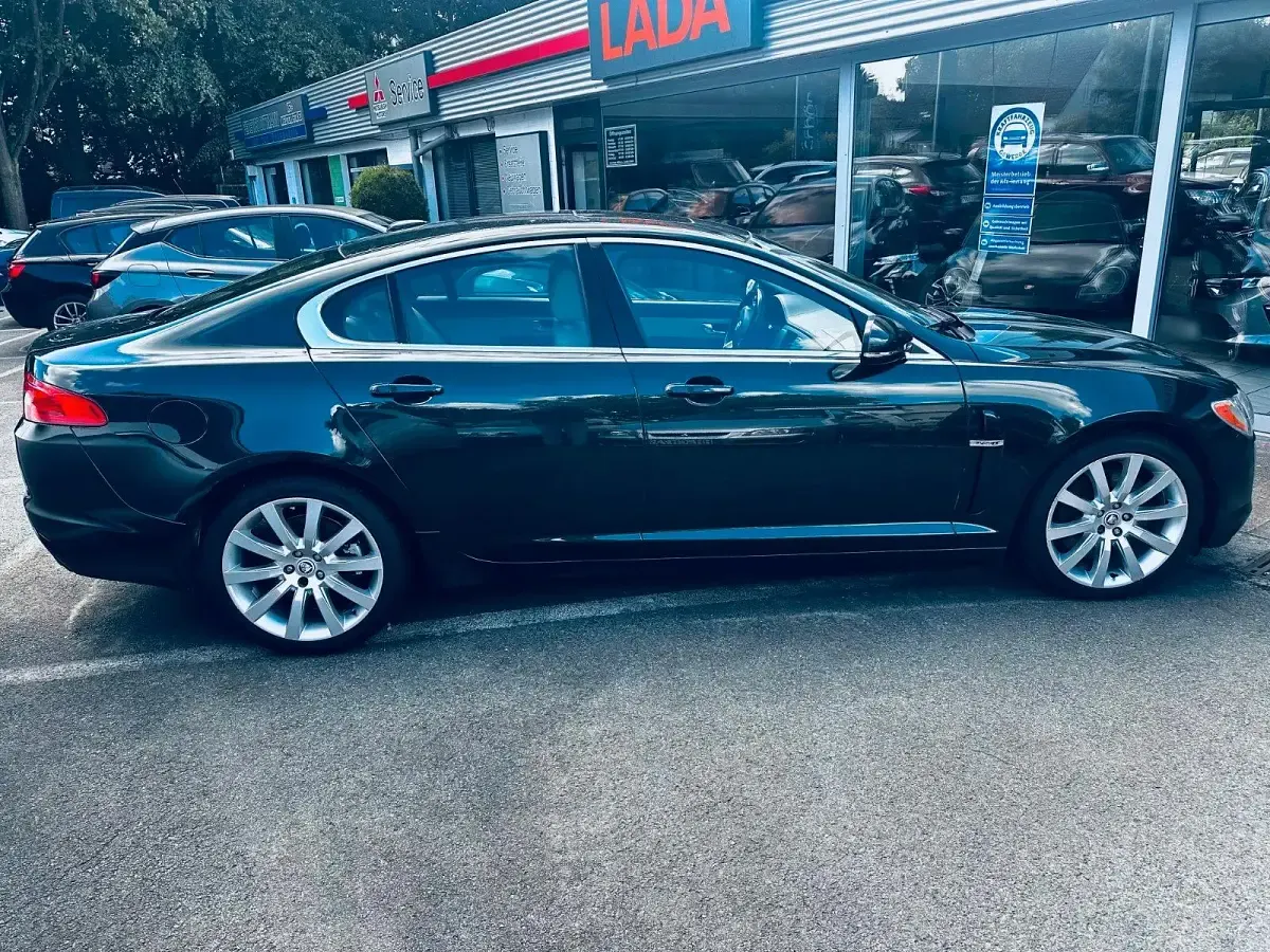 Gebraucht Jaguar XF 241 PS (177 kW) 2010 Grün Limousine