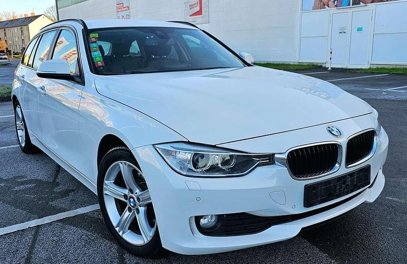 Weiß Gebraucht 2013 BMW 318 Comfort Edition Kombi | 8.500 € (Fairer Preis) - Bild 1/4