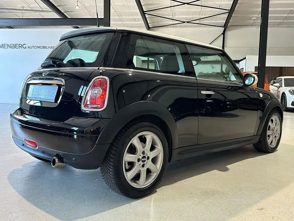 Usado Mini Cooper Pepper 120 CV (88 kW) 2009 Negro Utilitario