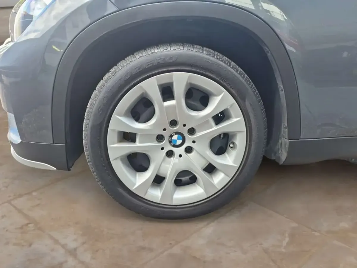 Używany BMW X1 150 KM (110 kW) 2014 Szary SUV