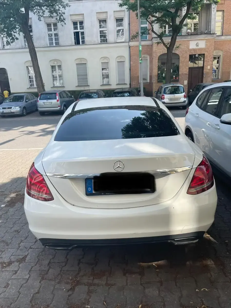 Gebraucht Mercedes C180 156 PS (114 kW) 2016 Weiß Limousine