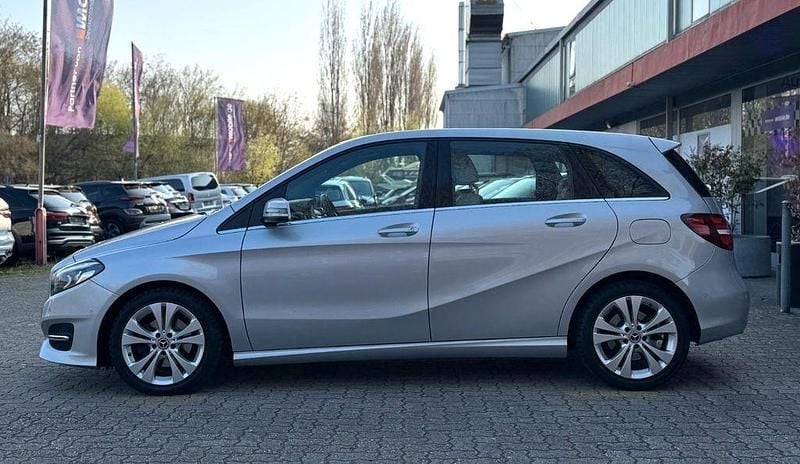 Gebraucht Mercedes B220 184 PS (135 kW) 2017 Silber Van / Kleinbus