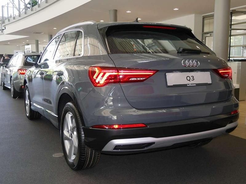 Gebraucht Audi Q3 Advanced Plus 150 PS (110 kW) 2024 Grau SUV