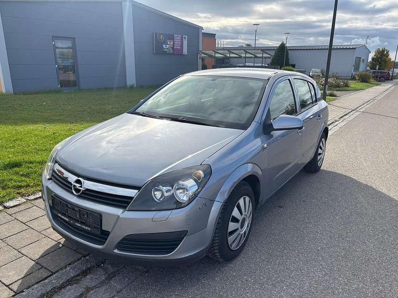 Lichtsilber/silver lightning Gebraucht 2006 Opel Astra Edition Kleinwagen | 1.999 € (Guter Preis) - Bild 1/4