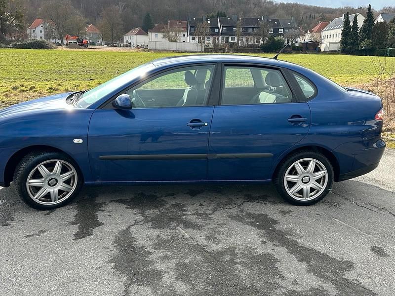 Gebraucht Seat Cordoba 105 PS (77 kW) 2005 Blau Limousine