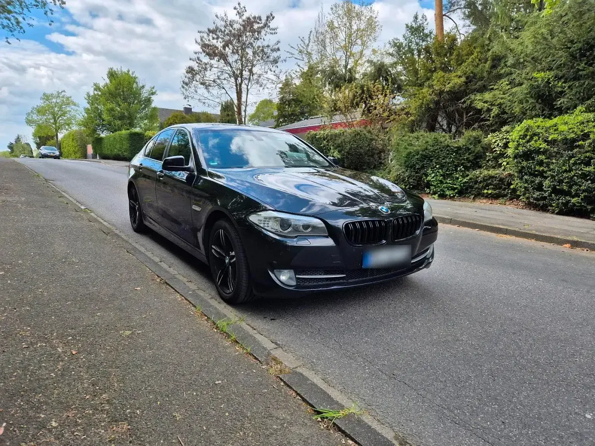 Second-hand BMW 525 184 CP (135 kW) 2012 Negru Berlinǎ