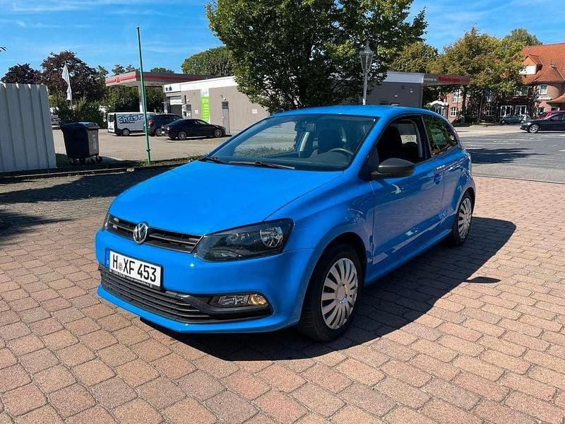 Gebraucht VW Polo Trendline 60 PS (44 kW) 2016 Blau Kleinwagen
