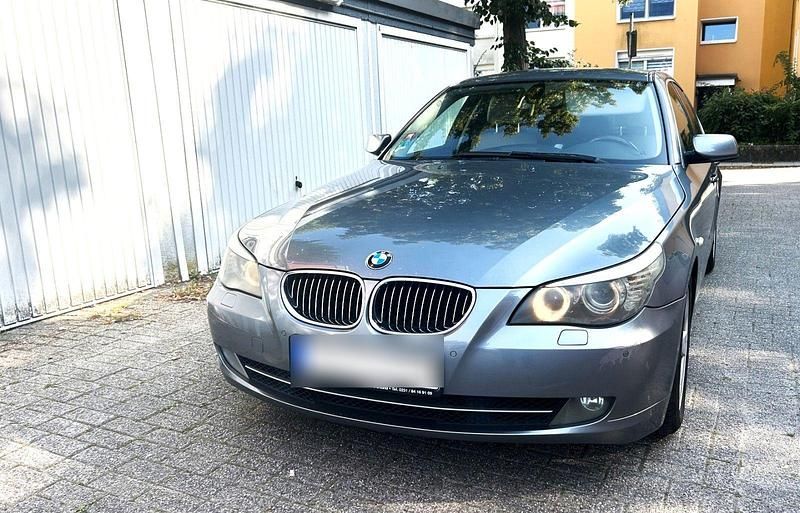 Grau Gebraucht 2007 BMW 525 Sport Line Limousine | 4.900 € (Fairer Preis) - Bild 1/4