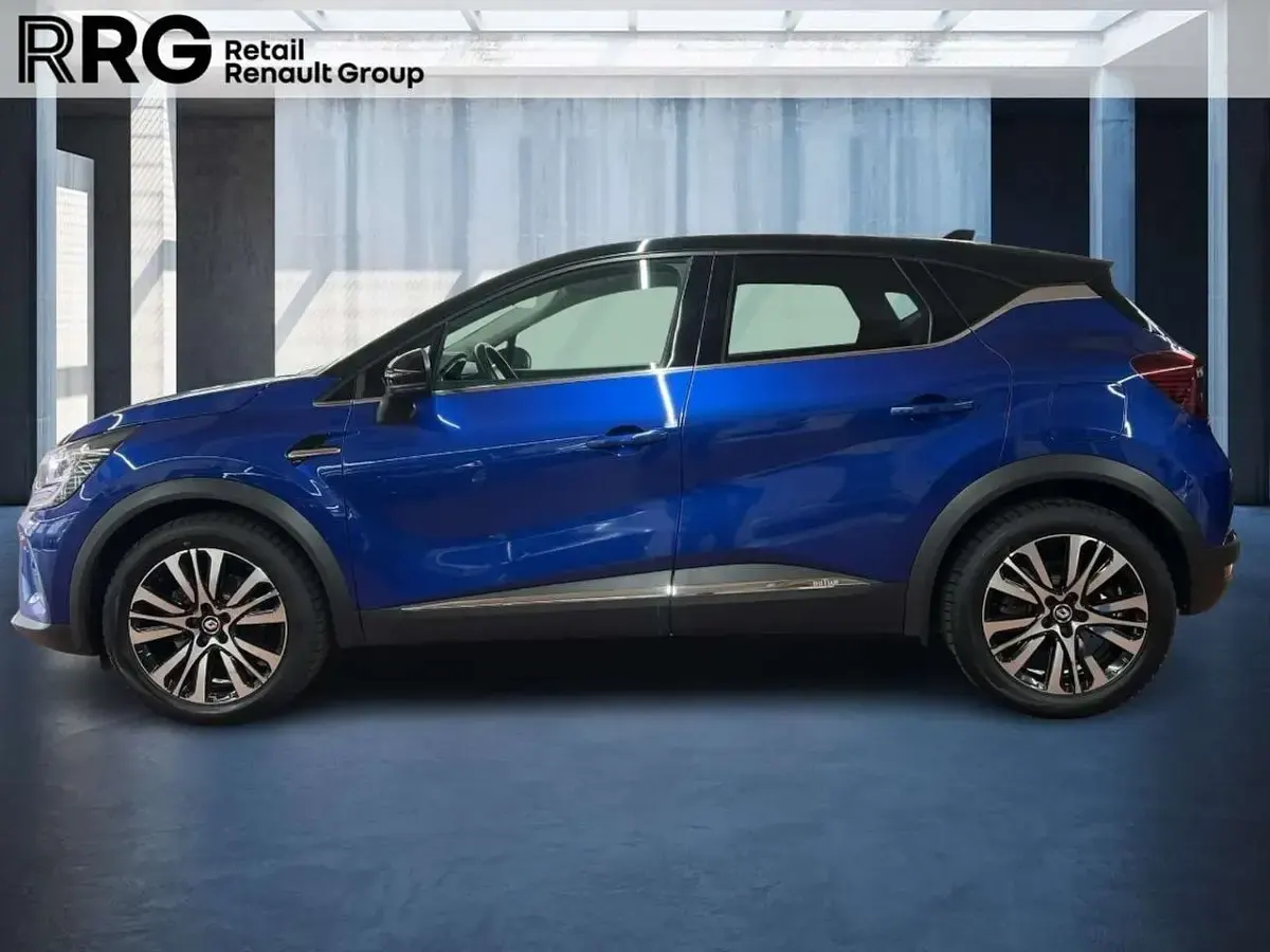 Używany Renault Captur Initiale Paris 91 KM (66 kW) 2022 Niebieski SUV