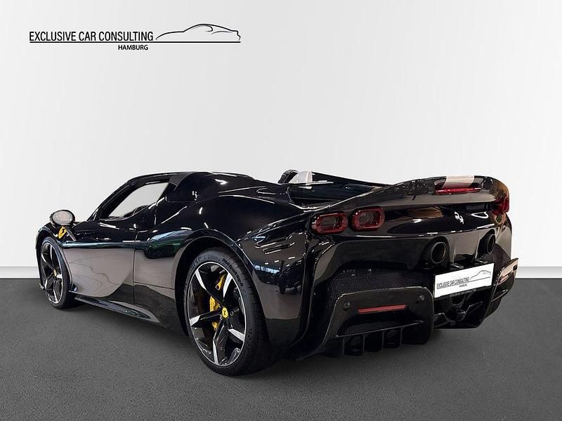 Gebraucht Ferrari SF90 1001 PS (736 kW) 2022 Schwarz Cabrio