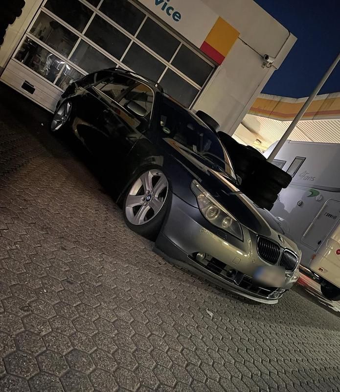 Gebraucht BMW 550 367 PS (269 kW) 2005 Grau Kombi