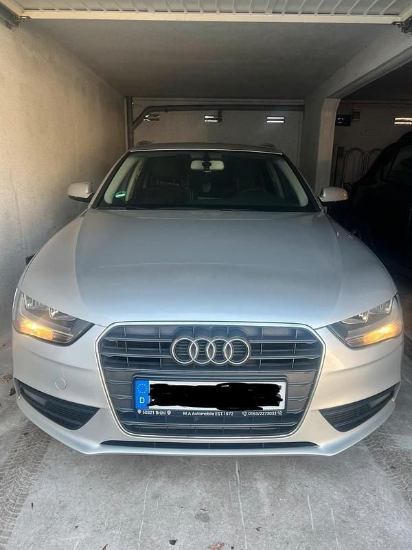 Silber Gebraucht 2012 Audi A4 Kombi | 6.500 € (Superpreis) - Bild 1/4