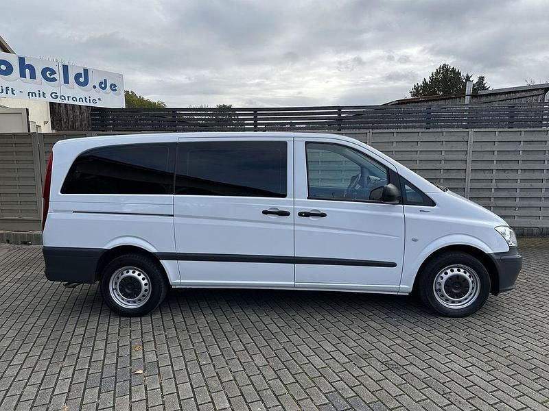 Weiß Gebraucht 2012 Mercedes Vito Van / Kleinbus | 16.995 € - Bild 1/4