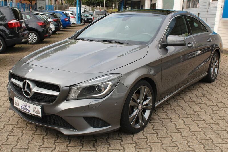 Grau Gebraucht 2015 Mercedes CLA200 Limousine | 15.990 € (Guter Preis) - Bild 1/4