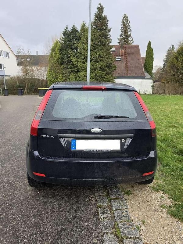 Gebraucht Ford Fiesta Ambiente 69 PS (50 kW) 2005 Kleinwagen