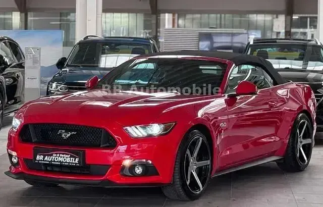 Gebraucht Ford Mustang GT Convertible 421 PS (309 kW) 2017 Racerot Cabrio