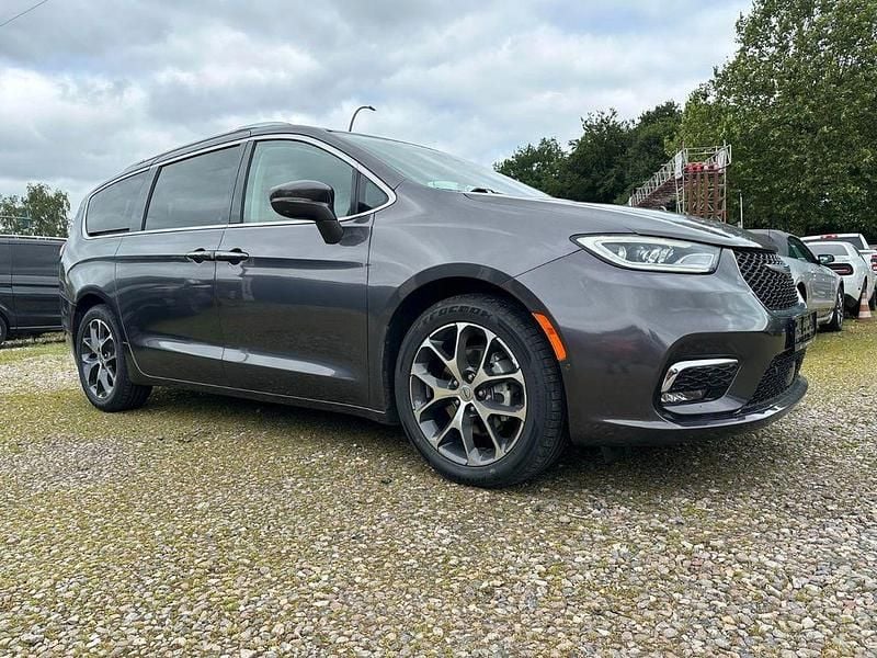 Gebraucht Chrysler Pacifica 291 PS (214 kW) 2021 Grau SUV