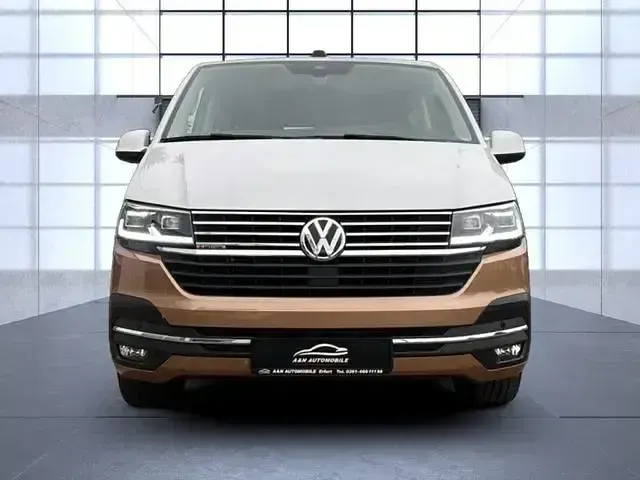 Gebraucht VW Multivan Generation Six 204 PS (150 kW) 2022 Braun Van / Kleinbus