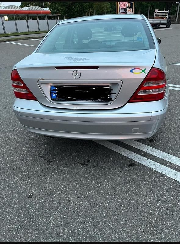 Gebraucht Mercedes C180 143 PS (105 kW) 2002 Silber Limousine