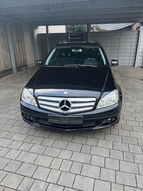 Schwarz Gebraucht 2009 Mercedes C200 Limousine | 3.850 € (Guter Preis) - Bild 1/4