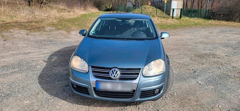 Second-hand VW Jetta 130 CP (95 kW) 2006 Verde Berlinǎ