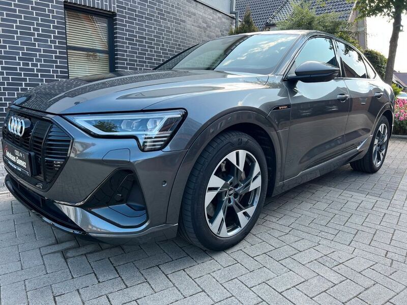 Daytonagrau perleffekt Gebraucht 2021 Audi e-tron Sportback S-Line SUV | 36.499 € (Guter Preis) - Bild 1/4