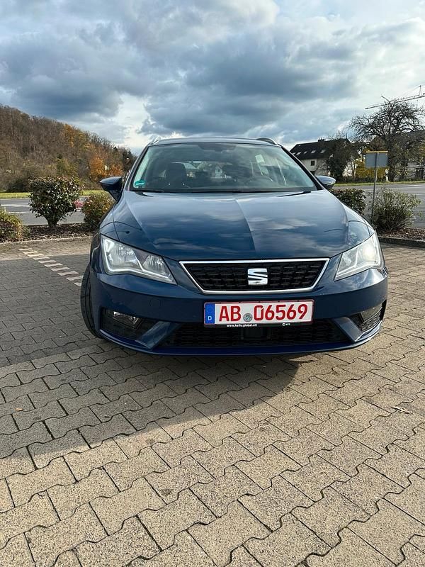 Blau Gebraucht 2019 Seat Leon Kombi | 9.800 € (Guter Preis) - Bild 1/4