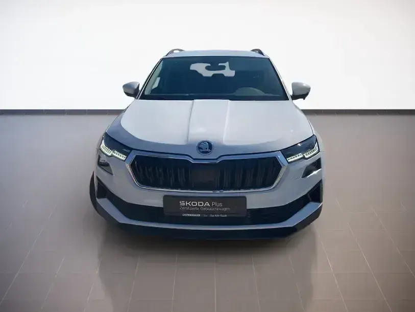 Gebraucht Skoda Karoq Ambiente 150 PS (110 kW) 2025 Moonweiß perleffekt SUV