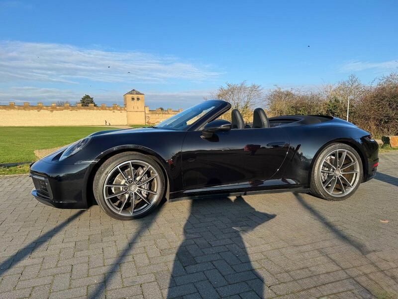 Schwarz Gebraucht 2020 Porsche 992 Cabrio | 121.992 € (Guter Preis) - Bild 1/4