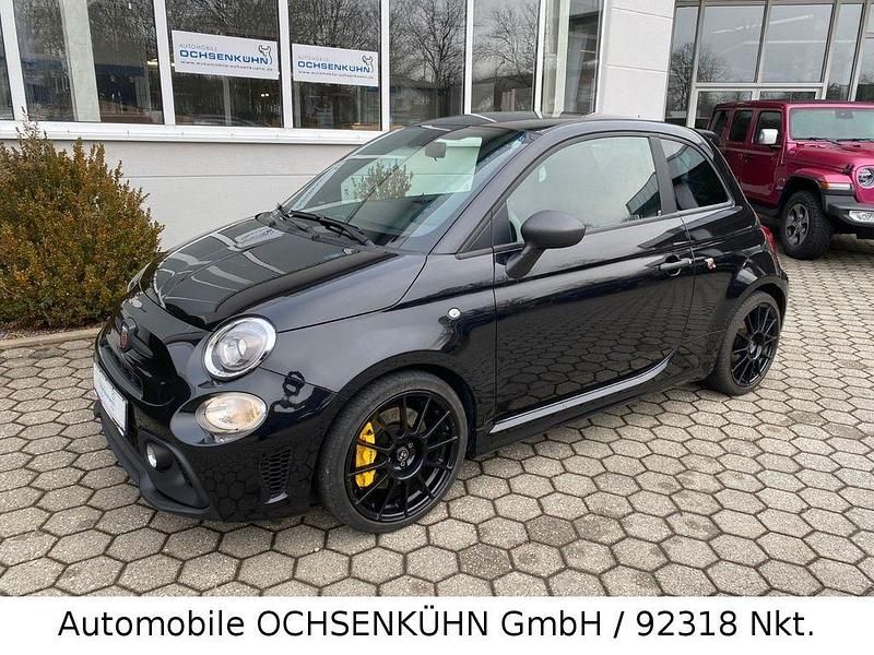 Gebraucht Abarth 695 179 PS (131 kW) 2023 Schwarz Kleinwagen